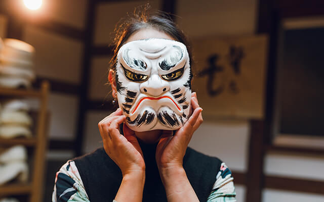 painting of kagura masks